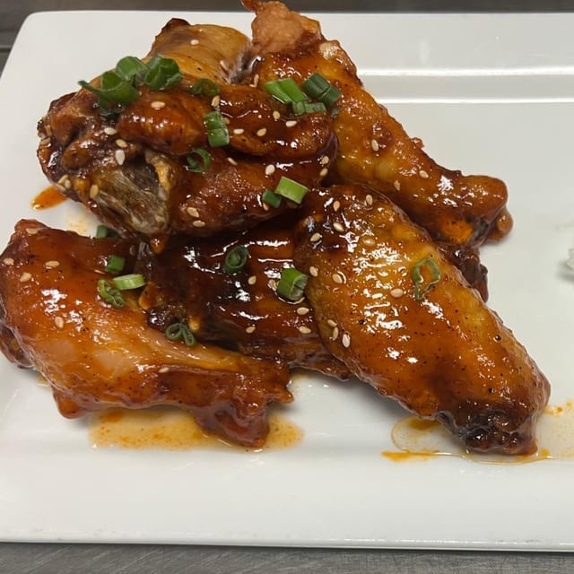 Crispy Chick'n Wings.